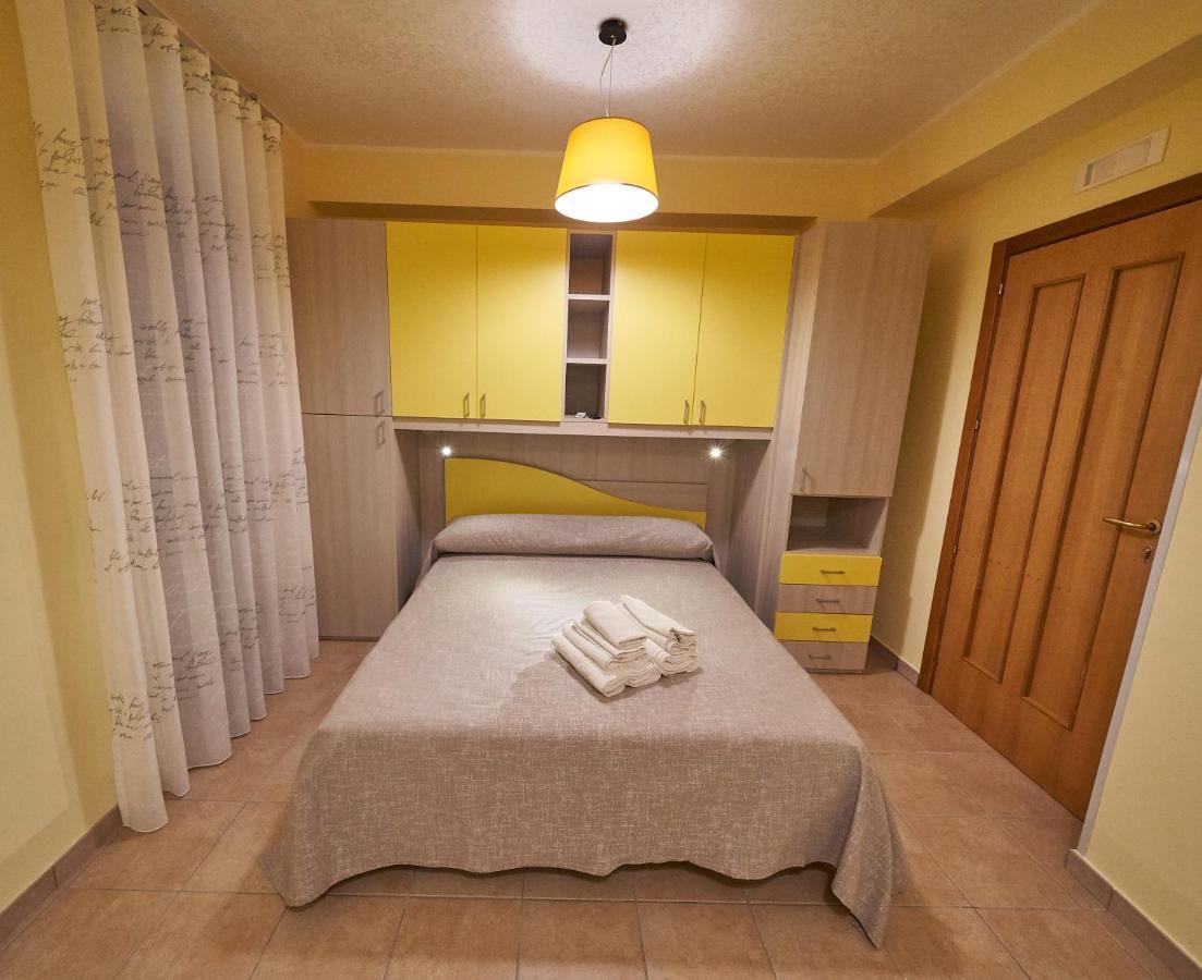 B&B Mary Grace Rossano Stazione Екстер'єр фото