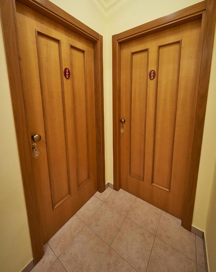 B&B Mary Grace Rossano Stazione Екстер'єр фото