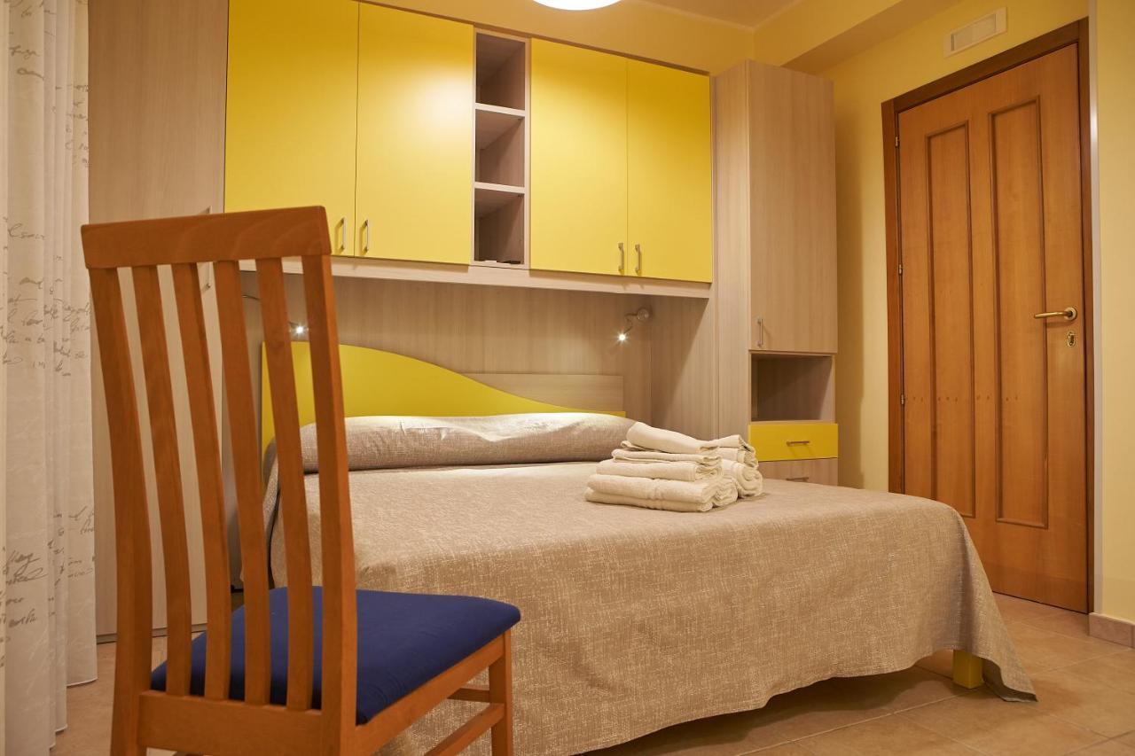 B&B Mary Grace Rossano Stazione Екстер'єр фото