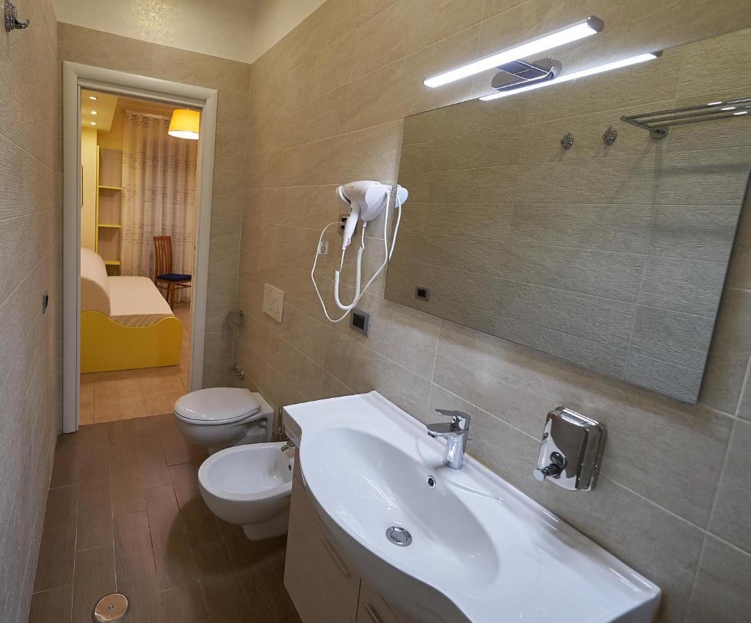 B&B Mary Grace Rossano Stazione Екстер'єр фото