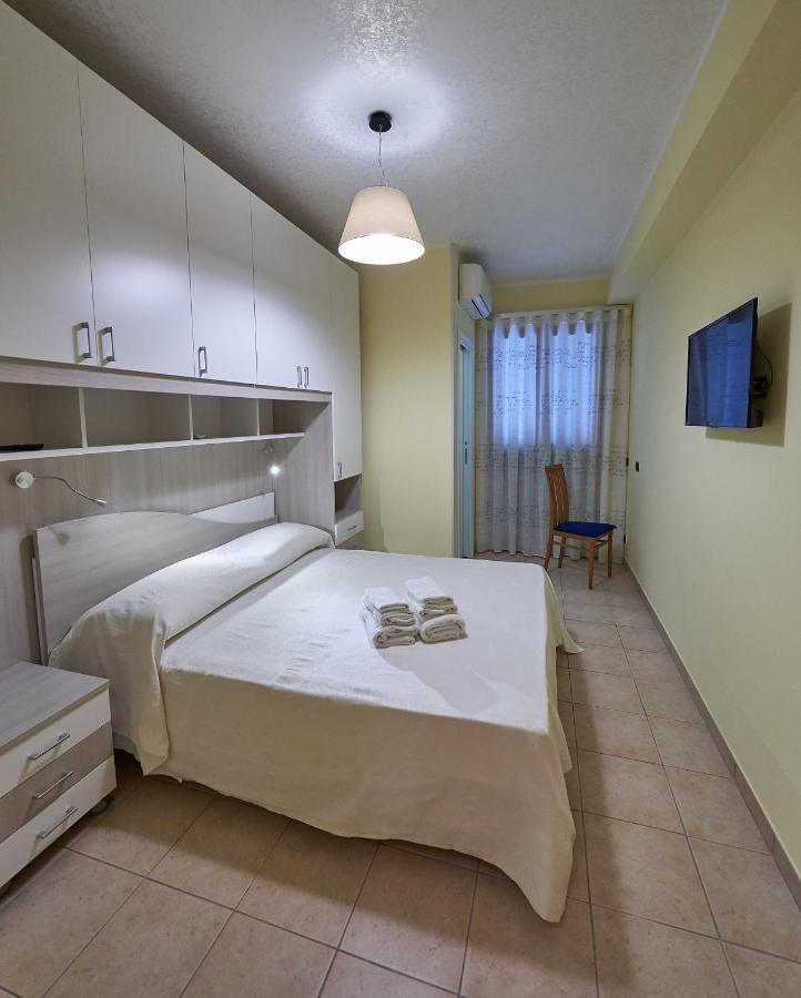 B&B Mary Grace Rossano Stazione Екстер'єр фото