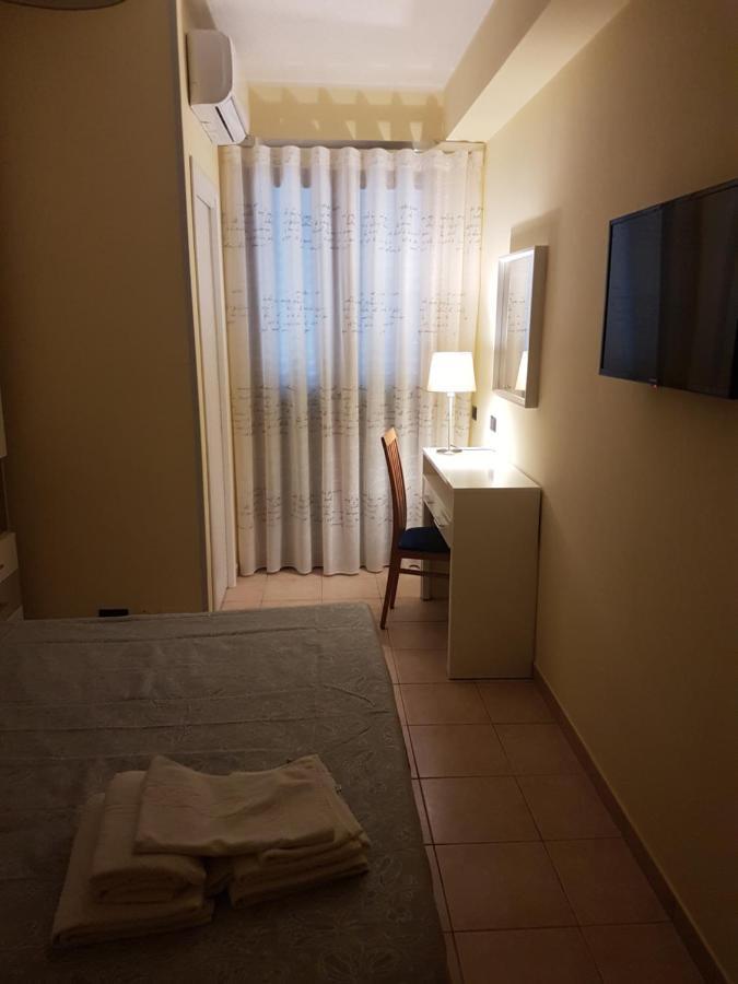 B&B Mary Grace Rossano Stazione Екстер'єр фото