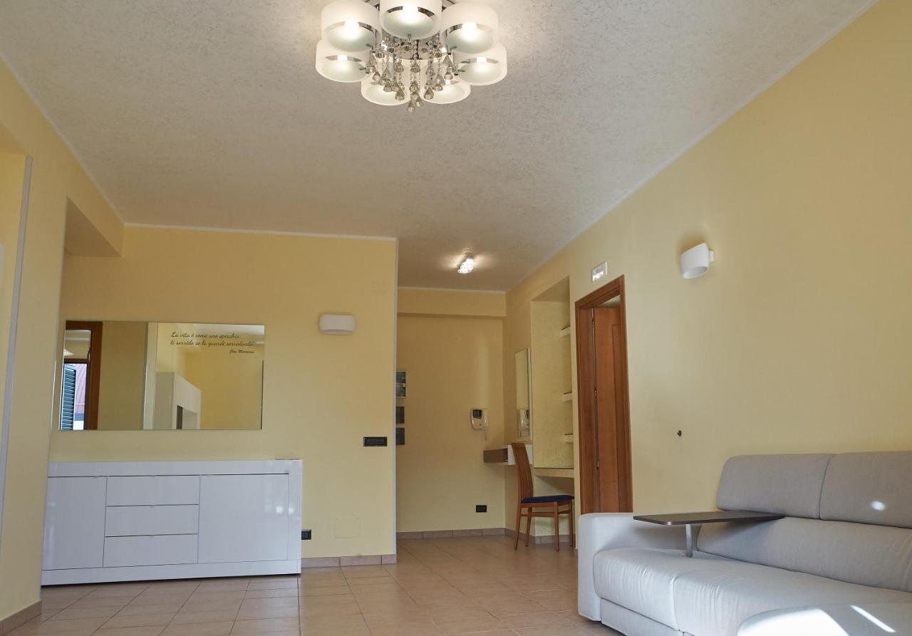B&B Mary Grace Rossano Stazione Екстер'єр фото
